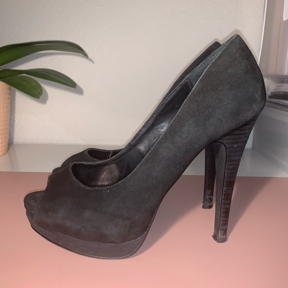 Steve Madden ‘Disobey’ black suede 7.5